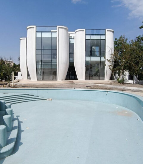 مانا مهر ۱۸