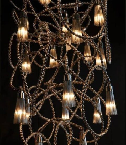 آرمیا لوکس ۱۸