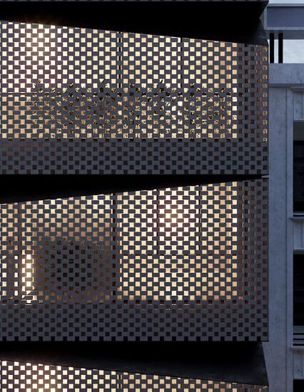 نوید ناظمی ۱۶